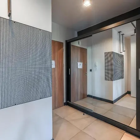 Stylish Shipyard Apartment *